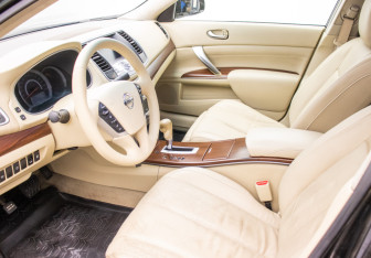 Подержанный автомобиль Nissan Teana 2011 года (10 фото)
