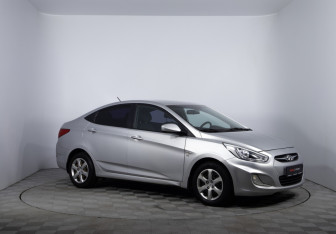 Подержанный автомобиль Hyundai Solaris Sedan 2013 года (3 фото)