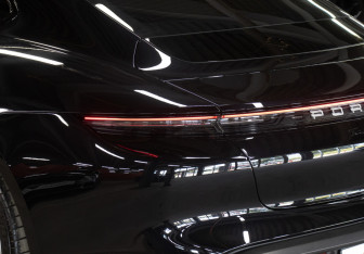 Подержанный автомобиль Porsche Taycan 2021 года (32 фото)