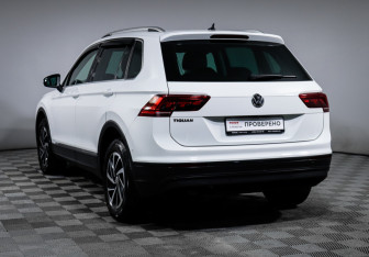 Подержанный автомобиль Volkswagen Tiguan 2018 года (7 фото)
