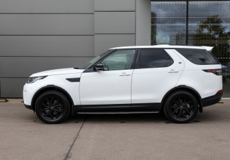 Подержанный автомобиль Land Rover Discovery 2018 года (8 фото)