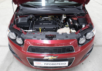 Подержанный автомобиль Chevrolet Aveo Hatchback 2014 года (9 фото)