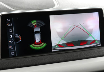 Подержанный автомобиль BMW X5 2017 года (16 фото)