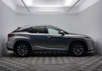 Подержанный автомобиль Lexus RX 2020 года (4 фото)