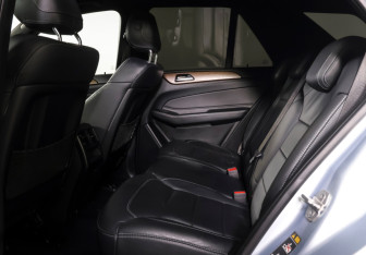 Подержанный автомобиль Mercedes-Benz GLE 2017 года (12 фото)