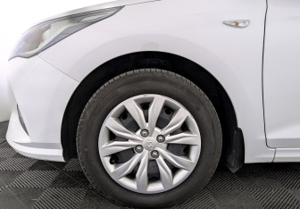 Подержанный автомобиль Hyundai Solaris Sedan 2021 года (18 фото)