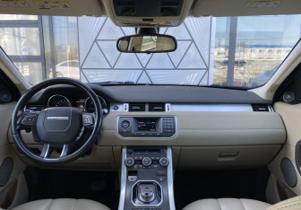 Подержанный автомобиль Land Rover Range Rover Evoque 2012 года (11 фото)