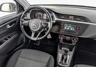 Подержанный автомобиль Kia Rio Hatchback 2021 года (28 фото)