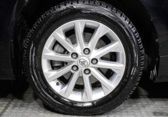 Подержанный автомобиль Toyota Camry Sedan 2015 года (22 фото)