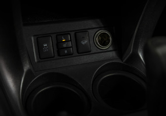 Подержанный автомобиль Toyota RAV4 2011 года (14 фото)