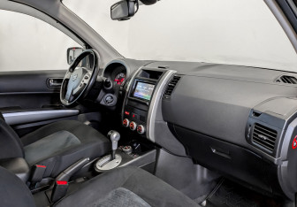 Подержанный автомобиль Nissan X-Trail 2013 года (11 фото)