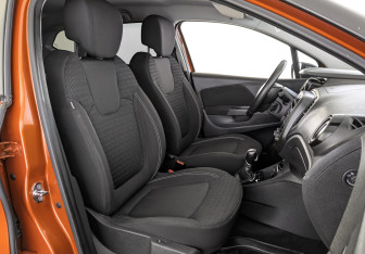 Подержанный автомобиль Renault Kaptur 2017 года (23 фото)