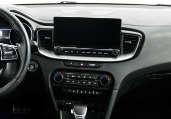 Подержанный автомобиль Kia Ceed Wagon 2021 года (8 фото)