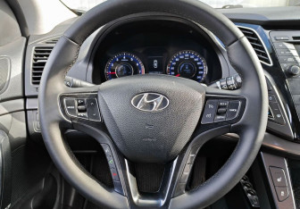 Подержанный автомобиль Hyundai i40 Sedan 2013 года (13 фото)