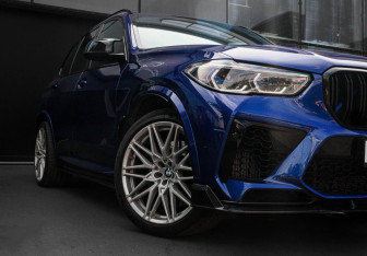 Подержанный автомобиль BMW X5 M 2021 года (28 фото)