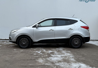 Подержанный автомобиль Hyundai ix35 2011 года (8 фото)