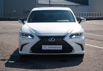 Подержанный автомобиль Lexus ES 2018 года (2 фото)