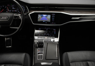 Подержанный автомобиль Audi A6 Sedan 2020 года (20 фото)