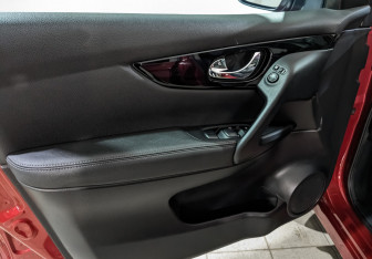 Подержанный автомобиль Nissan Qashqai 2014 года (18 фото)