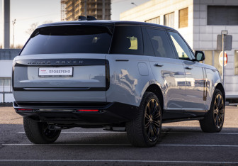 Подержанный автомобиль Land Rover Range Rover 2024 года (6 фото)