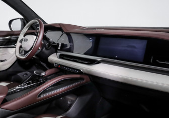 Подержанный автомобиль Geely Monjaro 2023 года (9 фото)