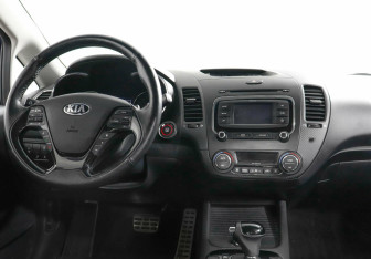 Подержанный автомобиль Kia Cerato Sedan 2017 года (7 фото)
