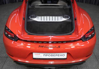 Подержанный автомобиль Porsche Cayman 2016 года (10 фото)