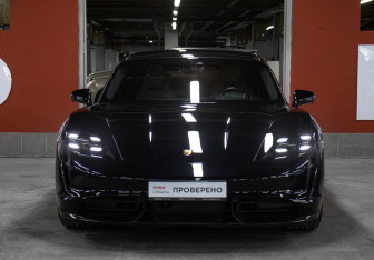 Подержанный автомобиль Porsche Taycan 2021 года (2 фото)