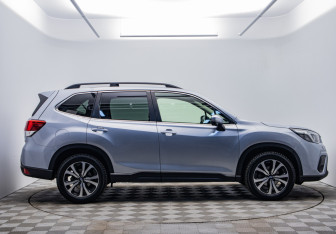 Подержанный автомобиль Subaru Forester Suv 2019 года (4 фото)