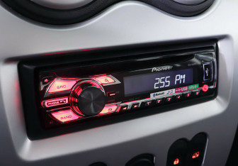 Подержанный автомобиль Renault Sandero 2013 года (15 фото)