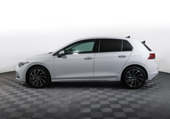 Подержанный автомобиль Volkswagen Golf Hatchback 2020 года (8 фото)