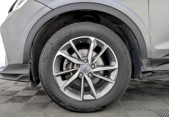 Подержанный автомобиль Geely Coolray 2022 года (18 фото)