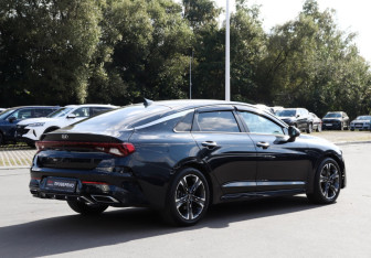 Подержанный автомобиль Kia K5 2020 года (5 фото)