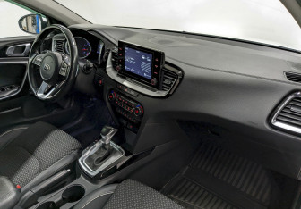 Подержанный автомобиль Kia Ceed Wagon 2020 года (20 фото)