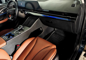 Подержанный автомобиль Omoda C5 2022 года (10 фото)