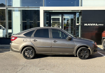 Подержанный автомобиль LADA (ВАЗ) Granta Liftback 2024 года (4 фото)