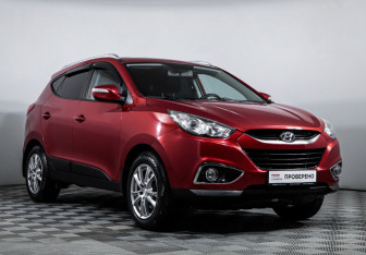 Подержанный автомобиль Hyundai ix35 2010 года (3 фото)