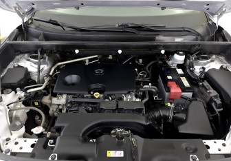 Подержанный автомобиль Toyota RAV4 2021 года (9 фото)