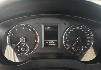 Подержанный автомобиль Volkswagen Jetta Sedan 2011 года (12 фото)