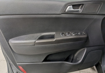 Подержанный автомобиль Kia Sportage 2019 года (11 фото)