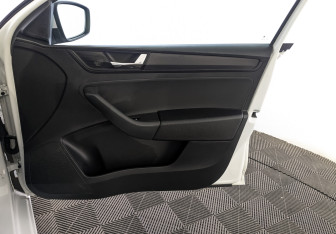 Подержанный автомобиль Skoda Rapid Liftback 2019 года (24 фото)