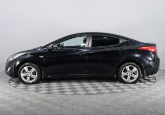 Подержанный автомобиль Hyundai Elantra Sedan 2012 года (3 фото)
