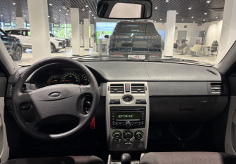 Подержанный автомобиль LADA (ВАЗ) Priora Sedan 2010 года (9 фото)