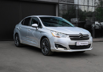 Подержанный автомобиль Citroen C4 Sedan 2014 года (3 фото)