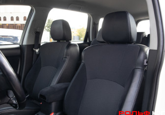 Подержанный автомобиль Peugeot 4007 2008 года (13 фото)
