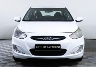 Подержанный автомобиль Hyundai Solaris Sedan 2012 года (2 фото)