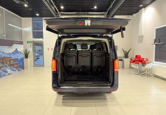 Подержанный автомобиль Mercedes-Benz Vito 2018 года (7 фото)