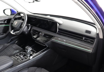 Подержанный автомобиль Hongqi HS5 2023 года (10 фото)