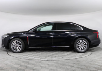 Подержанный автомобиль Hongqi H5 2024 года (8 фото)