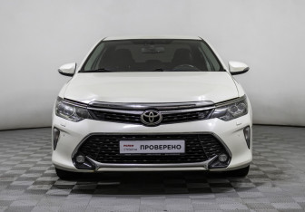 Подержанный автомобиль Toyota Camry Sedan 2018 года (2 фото)
